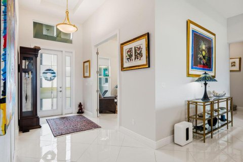 House in Port St. Lucie, Florida 4 bedrooms, 328.04 sq.m. № 2387903 - photo 4