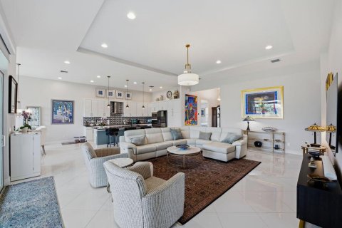 House in Port St. Lucie, Florida 4 bedrooms, 328.04 sq.m. № 2387903 - photo 19