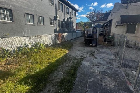 Villa ou maison à louer à Miami, Floride: 2 chambres, 235.04 m2 № 2031309 - photo 22