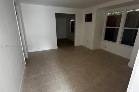Villa ou maison à louer à Miami, Floride: 2 chambres, 235.04 m2 № 2031309 - photo 12