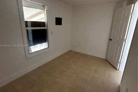 Villa ou maison à louer à Miami, Floride: 2 chambres, 235.04 m2 № 2031309 - photo 14