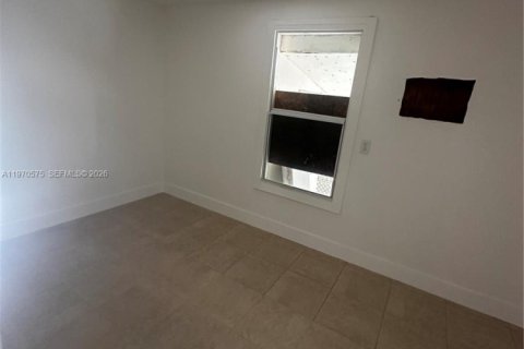 Villa ou maison à louer à Miami, Floride: 2 chambres, 235.04 m2 № 2031309 - photo 7