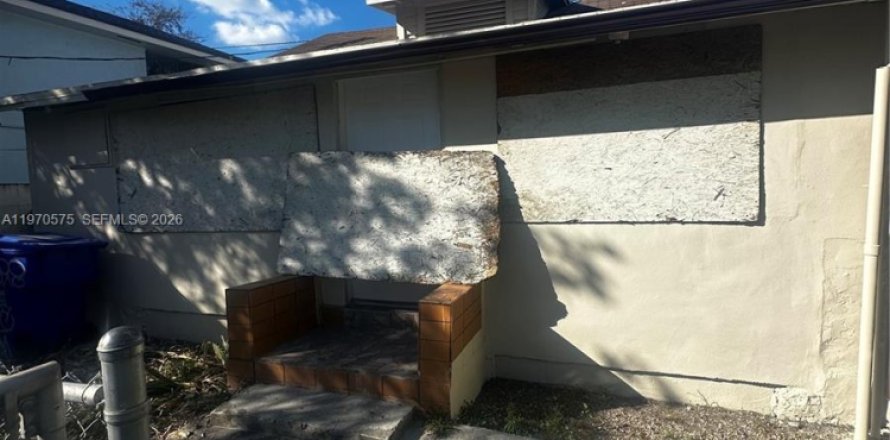 Villa ou maison à Miami, Floride 2 chambres, 235.04 m2 № 2031309