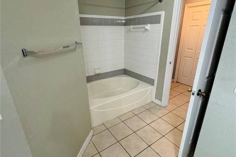 Condo in Orlando, Florida, 1 bedroom  № 2275641 - photo 16