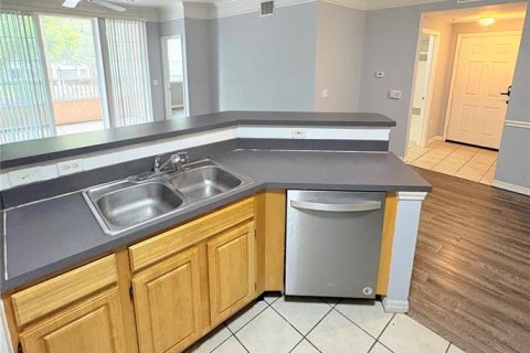 Condo in Orlando, Florida, 1 bedroom  № 2275641 - photo 9