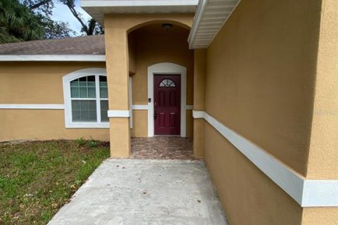 Villa ou maison à louer à Daytona Beach, Floride: 3 chambres, 167.04 m2 № 2427574 - photo 2