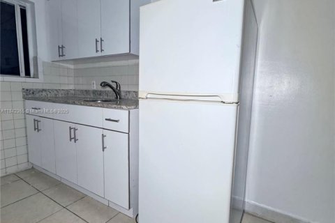 Apartamento en alquiler en Miami Beach, Florida, 1 dormitorio, 60.39 m2 № 1939963 - foto 4