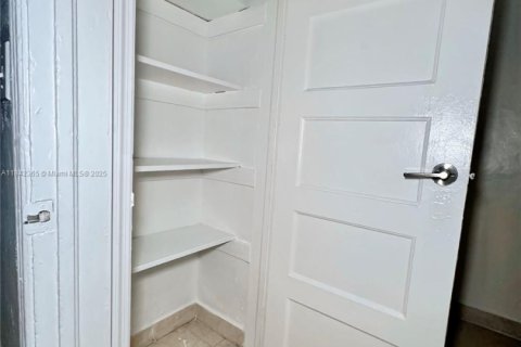Apartamento en alquiler en Miami Beach, Florida, 1 dormitorio, 60.39 m2 № 1939963 - foto 11