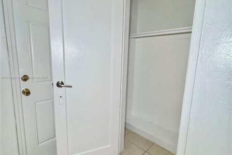 Apartamento en alquiler en Miami Beach, Florida, 1 dormitorio, 60.39 m2 № 1939963 - foto 8