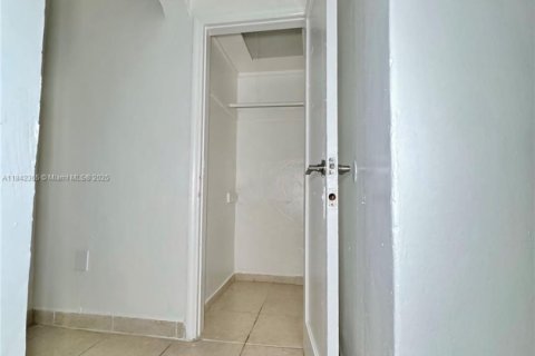 Apartamento en alquiler en Miami Beach, Florida, 1 dormitorio, 60.39 m2 № 1939963 - foto 12