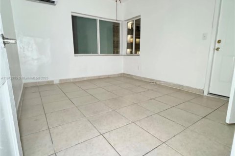 Apartamento en alquiler en Miami Beach, Florida, 1 dormitorio, 60.39 m2 № 1939963 - foto 10