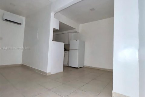 Apartamento en alquiler en Miami Beach, Florida, 1 dormitorio, 60.39 m2 № 1939963 - foto 15