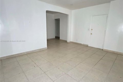 Apartamento en alquiler en Miami Beach, Florida, 1 dormitorio, 60.39 m2 № 1939963 - foto 3