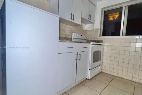 Apartamento en alquiler en Miami Beach, Florida, 1 dormitorio, 60.39 m2 № 1939963 - foto 14