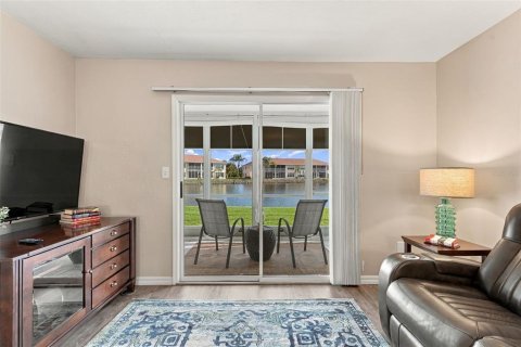 Copropriété à vendre à Lake Suzy, Floride: 2 chambres, 98.85 m2 № 2381064 - photo 16