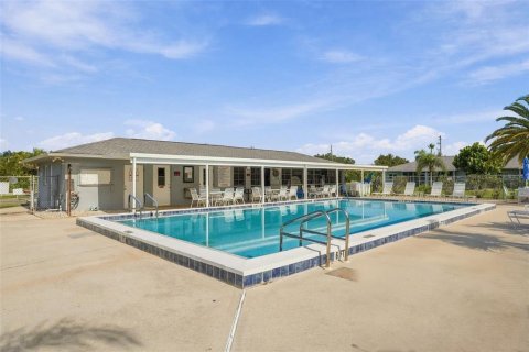 Copropriété à vendre à Lake Suzy, Floride: 2 chambres, 98.85 m2 № 2381064 - photo 2