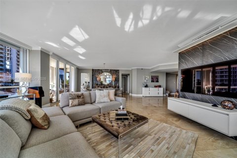 Condo in Aventura, Florida, 2 bedrooms  № 2007600 - photo 27