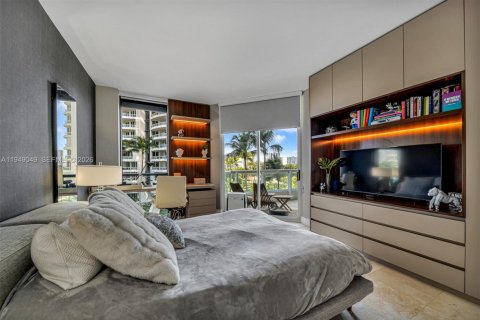 Condo in Aventura, Florida, 2 bedrooms  № 2007600 - photo 22