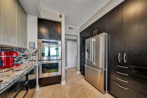 Condo in Aventura, Florida, 2 bedrooms  № 2007600 - photo 18
