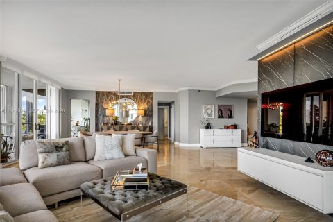 Condo in Aventura, Florida, 2 bedrooms  № 2007600 - photo 8