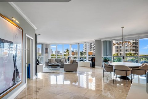 Condo in Aventura, Florida, 2 bedrooms  № 2007600 - photo 5