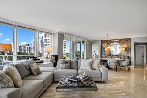 Condo in Aventura, Florida, 2 bedrooms  № 2007600 - photo 6