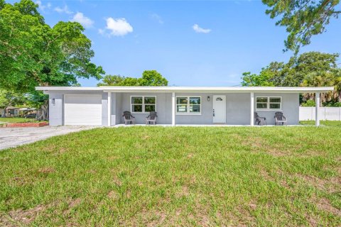 Casa en venta en Saint Petersburg, Florida, 3 dormitorios, 95.88 m2 № 1826781 - foto 1