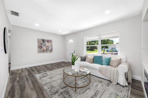Casa en venta en Saint Petersburg, Florida, 3 dormitorios, 95.88 m2 № 1826781 - foto 4