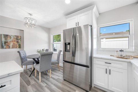 Casa en venta en Saint Petersburg, Florida, 3 dormitorios, 95.88 m2 № 1826781 - foto 13
