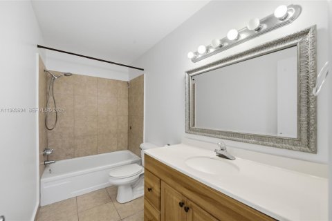 Купить кондоминиум в Холливуд, Флорида 2 спальни, 78.04м2, № 2045628 - фото 26