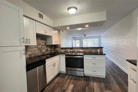 Condo in Clearwater, Florida, 2 bedrooms  № 1732672 - photo 1