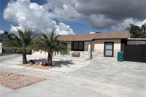 Villa ou maison à Homestead, Floride 4 chambres, 123.93 m2 № 1998931