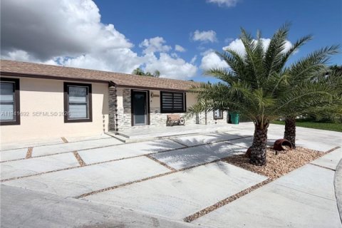 Villa ou maison à vendre à Homestead, Floride: 4 chambres, 123.93 m2 № 1998931 - photo 5