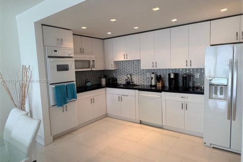 Купить кондоминиум в Санни-Айлс-Бич, Флорида 2 спальни, 139.82м2, № 1986737 - фото 5