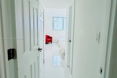 Купить кондоминиум в Санни-Айлс-Бич, Флорида 2 спальни, 139.82м2, № 1986737 - фото 17