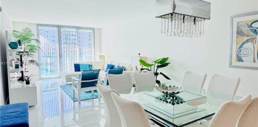 Кондоминиум с 2 спальнями в Санни-Айлс-Бич, Флорида № 1986737