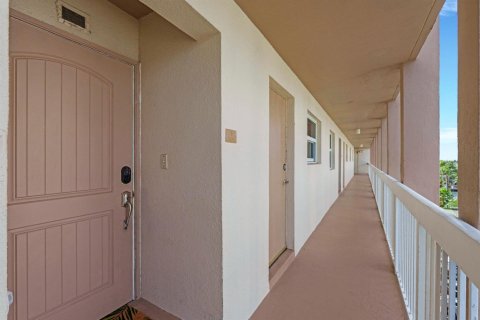 Купить кондоминиум в Хиллсборо-Бич, Флорида 3 комнаты, 104.79м2, № 2254329 - фото 3
