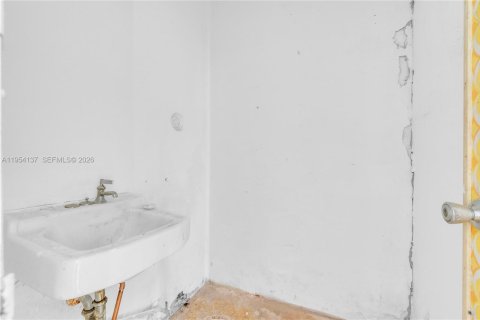 Immobilier commercial à vendre à Fort Lauderdale, Floride № 2010060 - photo 10