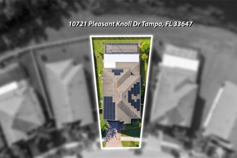House in Tampa, Florida 5 bedrooms, 332.59 sq.m. № 1912118 - photo 3