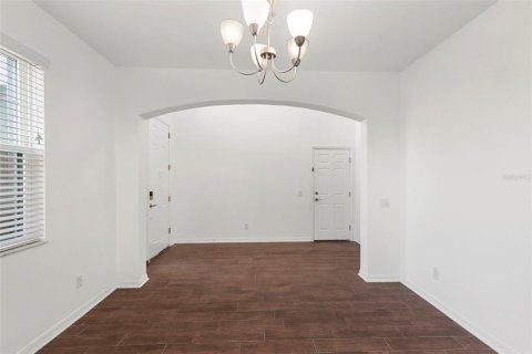 House in Tampa, Florida 5 bedrooms, 332.59 sq.m. № 1912118 - photo 12