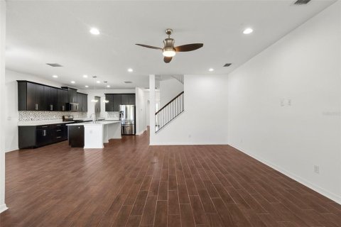 House in Tampa, Florida 5 bedrooms, 332.59 sq.m. № 1912118 - photo 28