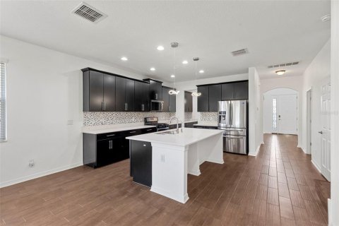 House in Tampa, Florida 5 bedrooms, 332.59 sq.m. № 1912118 - photo 19