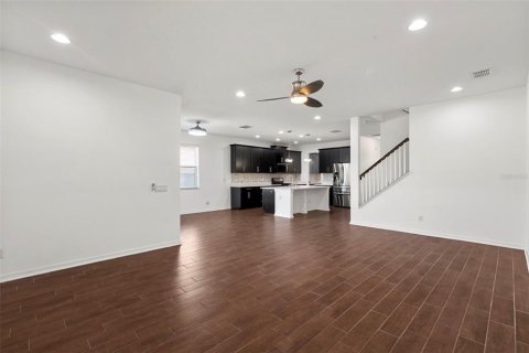 House in Tampa, Florida 5 bedrooms, 332.59 sq.m. № 1912118 - photo 27