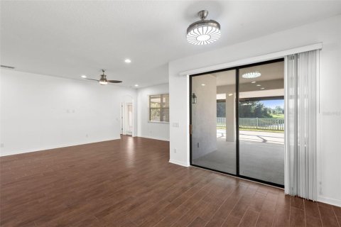 House in Tampa, Florida 5 bedrooms, 332.59 sq.m. № 1912118 - photo 20