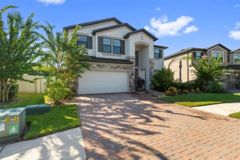 House in Tampa, Florida 5 bedrooms, 332.59 sq.m. № 1912118 - photo 5