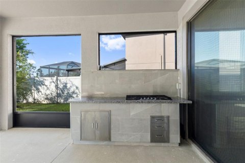 House in Tampa, Florida 5 bedrooms, 332.59 sq.m. № 1912118 - photo 30