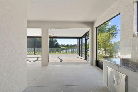 House in Tampa, Florida 5 bedrooms, 332.59 sq.m. № 1912118 - photo 29