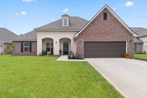 House in Gulf Breeze, Florida 4 bedrooms, 279.73 sq.m. № 562427 - photo 1