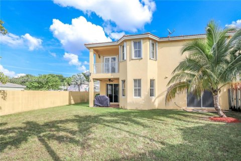 House in Doral, Florida 4 bedrooms, 278.34 sq.m. № 2031184 - photo 24