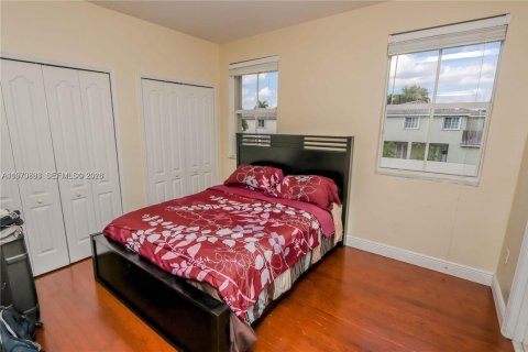 House in Doral, Florida 4 bedrooms, 278.34 sq.m. № 2031184 - photo 20